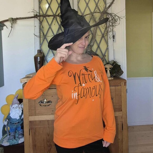 🍄 50% OFF - Pumpkin Orange Witch Graphic Long Sleeve T-Shirt Size L - Picture 3 of 10
